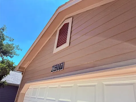 2910 Feather Green Trail Fresno TX 77545