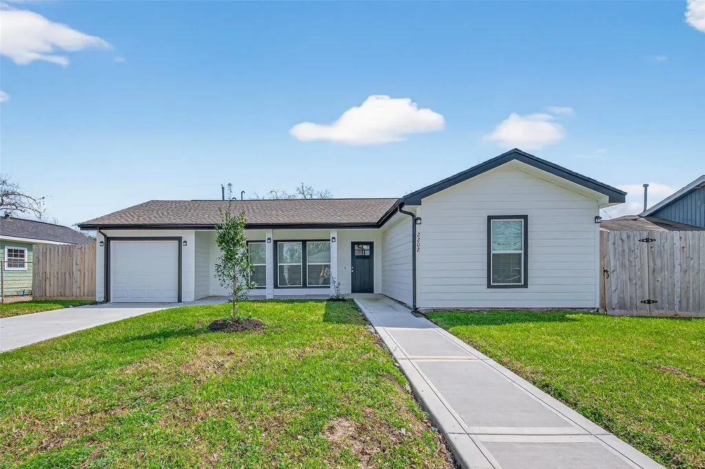 2202 Alabama Street Baytown TX 77520