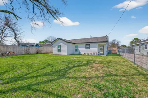 2202 Alabama Street Baytown TX 77520