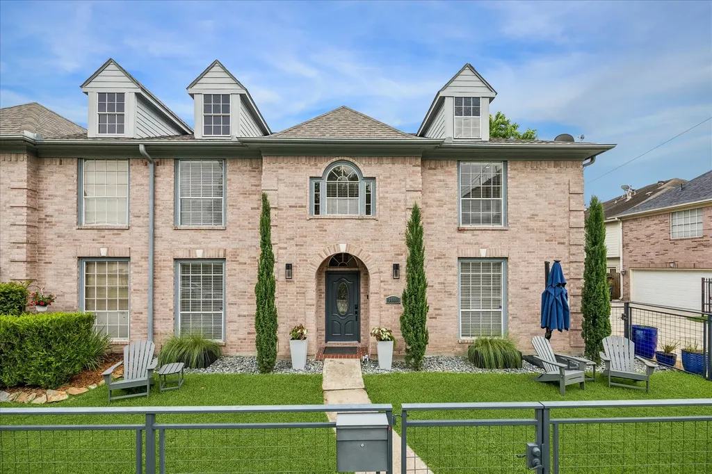 1616 Sandman Street Houston TX 77007