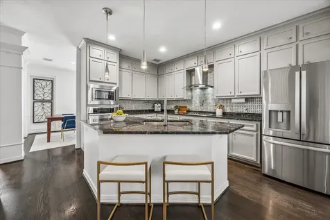 1616 Sandman Street Houston TX 77007
