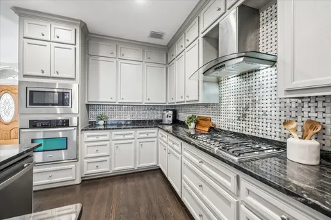 1616 Sandman Street Houston TX 77007