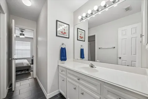 1616 Sandman Street Houston TX 77007
