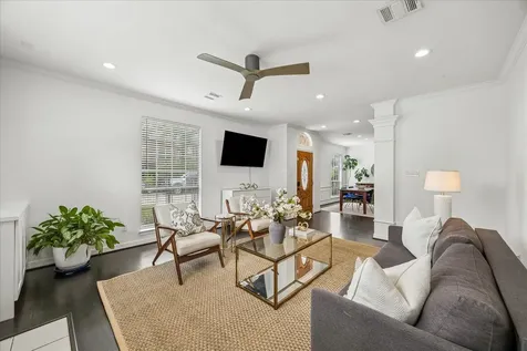 1616 Sandman Street Houston TX 77007