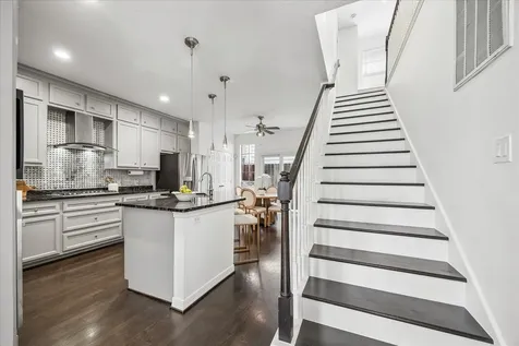 1616 Sandman Street Houston TX 77007