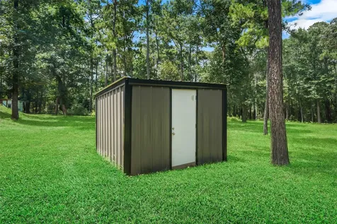 577 Winding River Road Oakhurst TX 77364