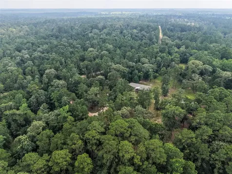 577 Winding River Road Oakhurst TX 77364