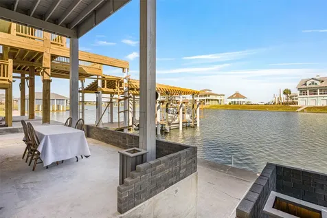 2005 Nelson Street Port Bolivar TX 77650