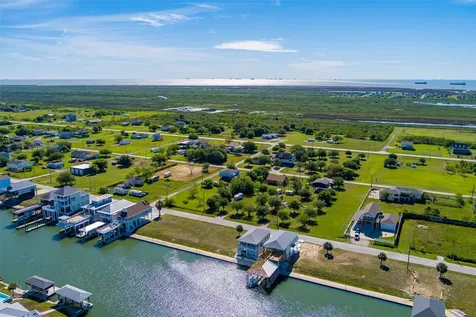 2005 Nelson Street Port Bolivar TX 77650