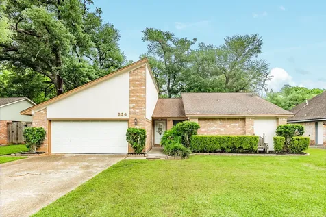 224 Banyan Street Lake Jackson TX 77566