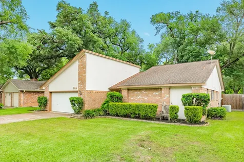 224 Banyan Street Lake Jackson TX 77566