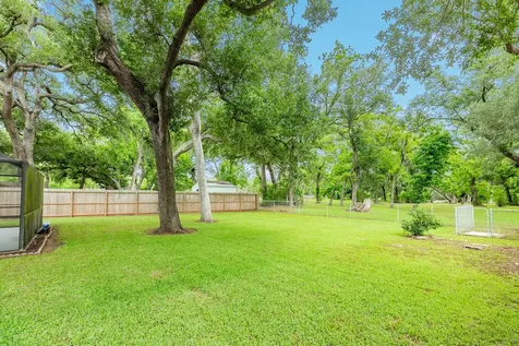 224 Banyan Street Lake Jackson TX 77566