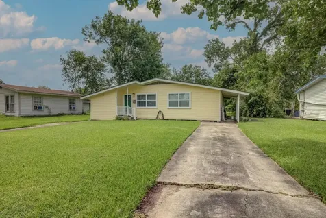 211 Magnolia Street Lake Jackson TX 77566
