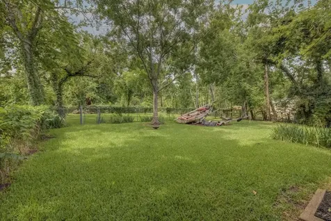 211 Magnolia Street Lake Jackson TX 77566