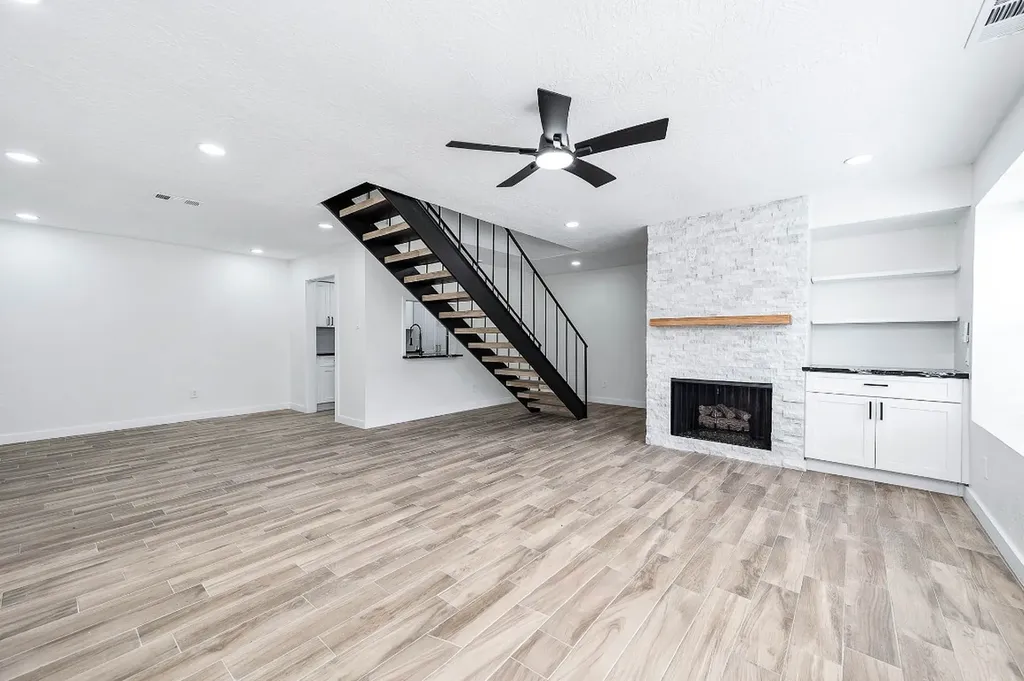 5532 Beverly Hill Street 1 Houston TX 77056