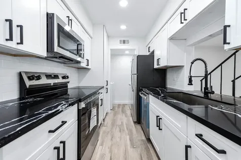 5532 Beverly Hill Street 1 Houston TX 77056