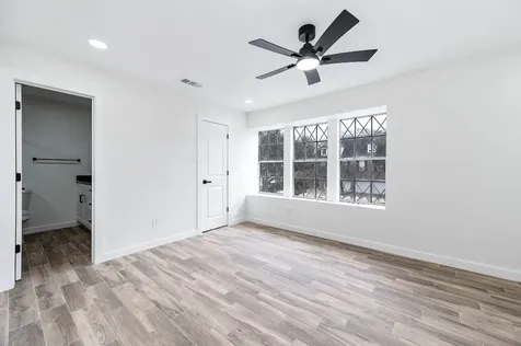 5532 Beverly Hill Street 1 Houston TX 77056
