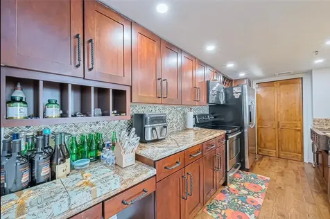3525 Sage Road 1517 Houston TX 77056