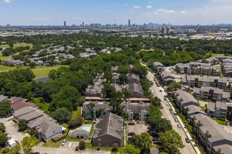 6602 Harbor Town Drive 1207 Houston TX 77036