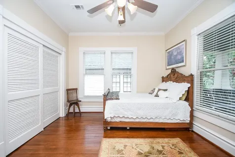 209 E Woodland Street Houston TX 77009