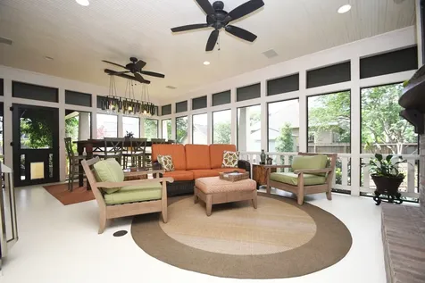 209 E Woodland Street Houston TX 77009