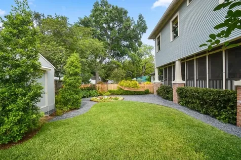 209 E Woodland Street Houston TX 77009