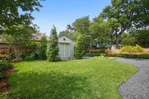 209 E Woodland Street Houston TX 77009