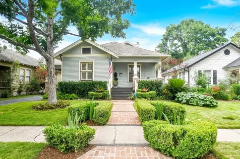 209 E Woodland Street Houston TX 77009