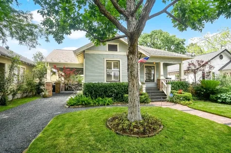209 E Woodland Street Houston TX 77009