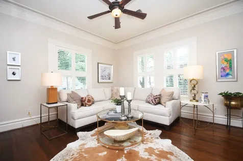 209 E Woodland Street Houston TX 77009