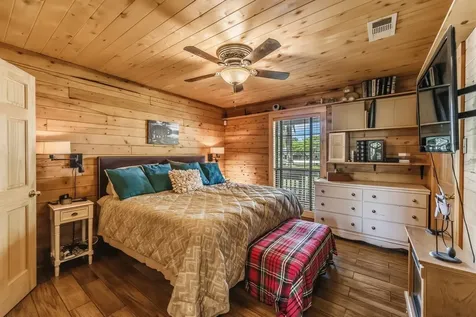 23 Hunters Creek Drive Huntsville TX 77340