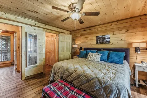 23 Hunters Creek Drive Huntsville TX 77340