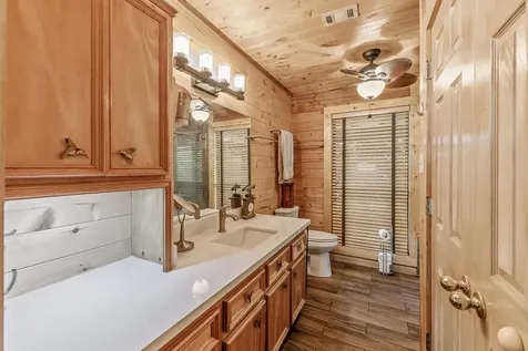 23 Hunters Creek Drive Huntsville TX 77340