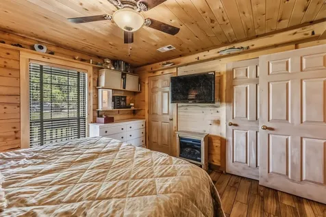 23 Hunters Creek Drive Huntsville TX 77340