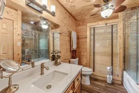 23 Hunters Creek Drive Huntsville TX 77340