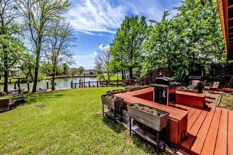 23 Hunters Creek Drive Huntsville TX 77340
