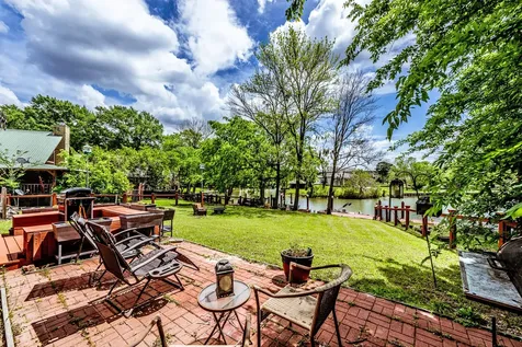 23 Hunters Creek Drive Huntsville TX 77340