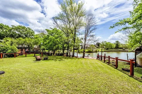 23 Hunters Creek Drive Huntsville TX 77340