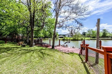 23 Hunters Creek Drive Huntsville TX 77340