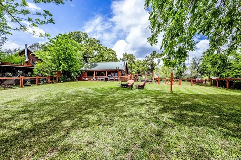 23 Hunters Creek Drive Huntsville TX 77340
