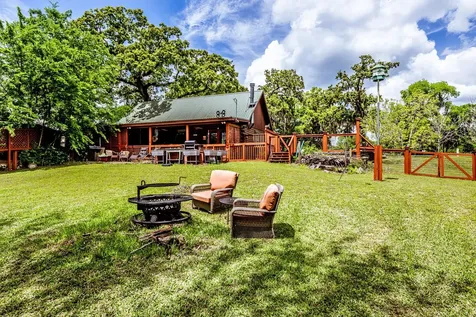23 Hunters Creek Drive Huntsville TX 77340