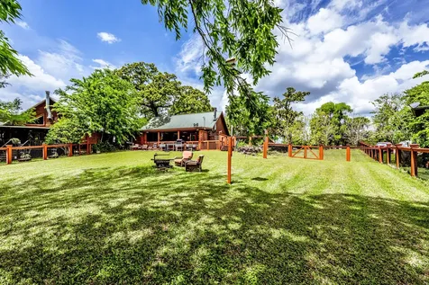 23 Hunters Creek Drive Huntsville TX 77340