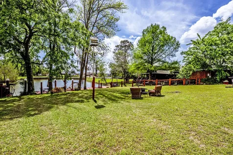 23 Hunters Creek Drive Huntsville TX 77340