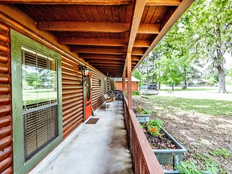 23 Hunters Creek Drive Huntsville TX 77340