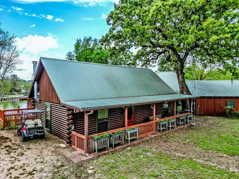 23 Hunters Creek Drive Huntsville TX 77340