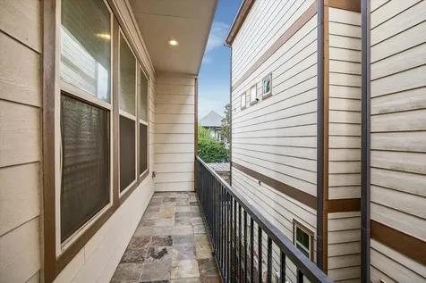 1031 W 21st Street B Houston TX 77008