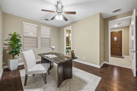 1031 W 21st Street B Houston TX 77008
