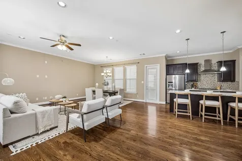 1031 W 21st Street B Houston TX 77008