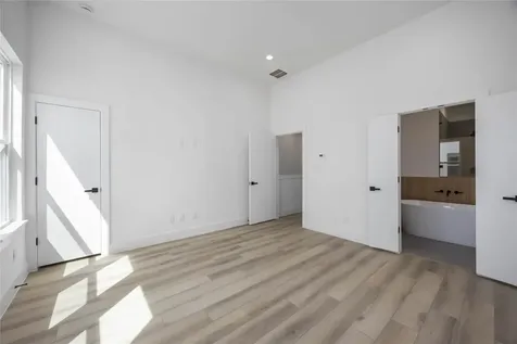 6735 Peerless Street C Houston TX 77021