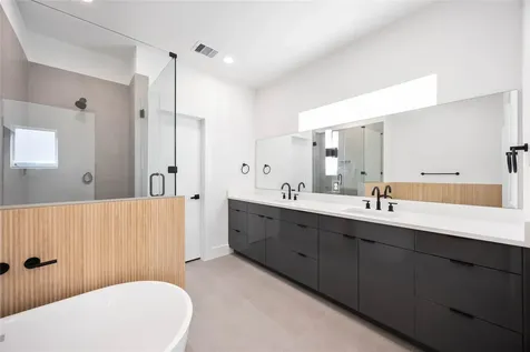 6735 Peerless Street C Houston TX 77021